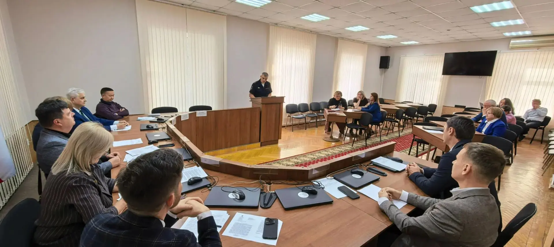 Детское «шампанское» с недетскими последствиями: отравления и вредные привычки🍾