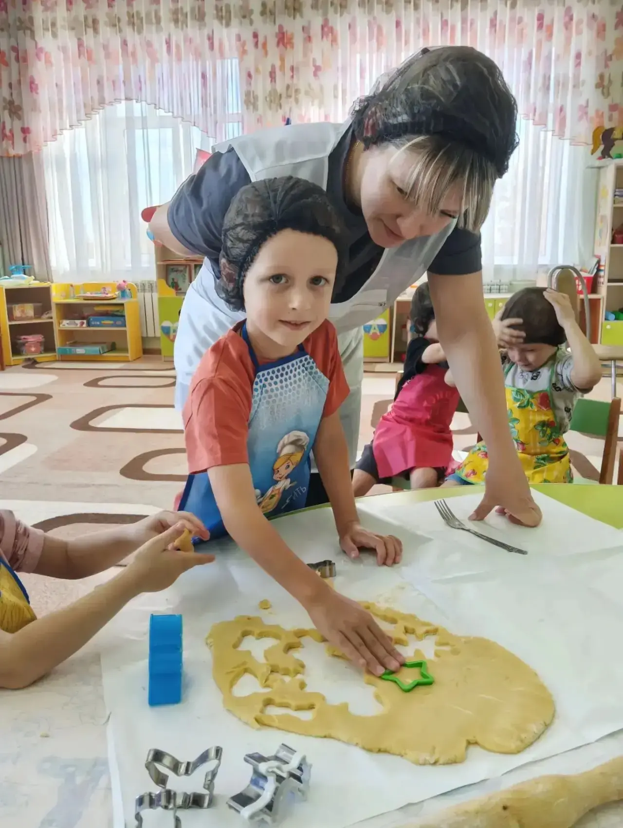 🥨 «Хлеб — всему голова: маленькие пекари за работой!» 🥨
