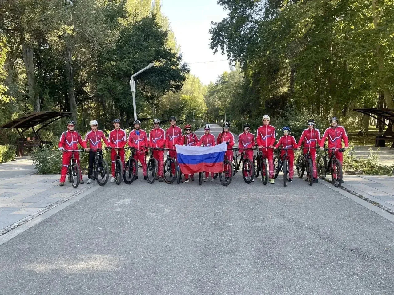 Оренбуржцы участвуют в чемпионате и первенстве мира по спортивному туризму на велосипед...