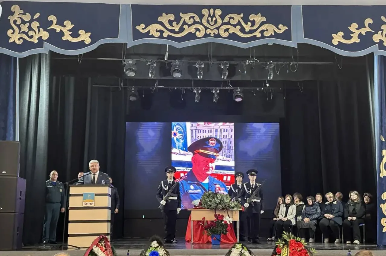 Простились с Александром Аникиным
