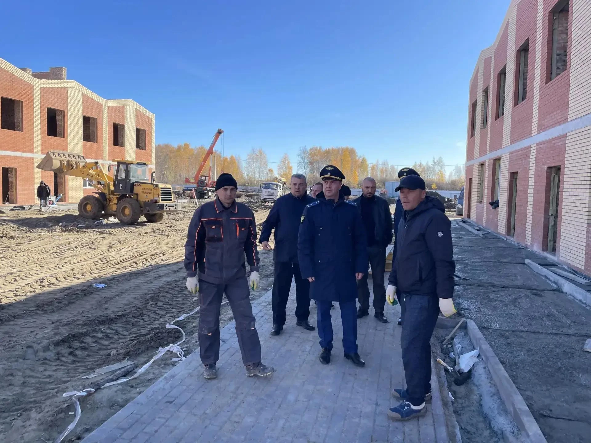Заместитель прокурора Омской области  провел выездную проверку хода строительства социа...