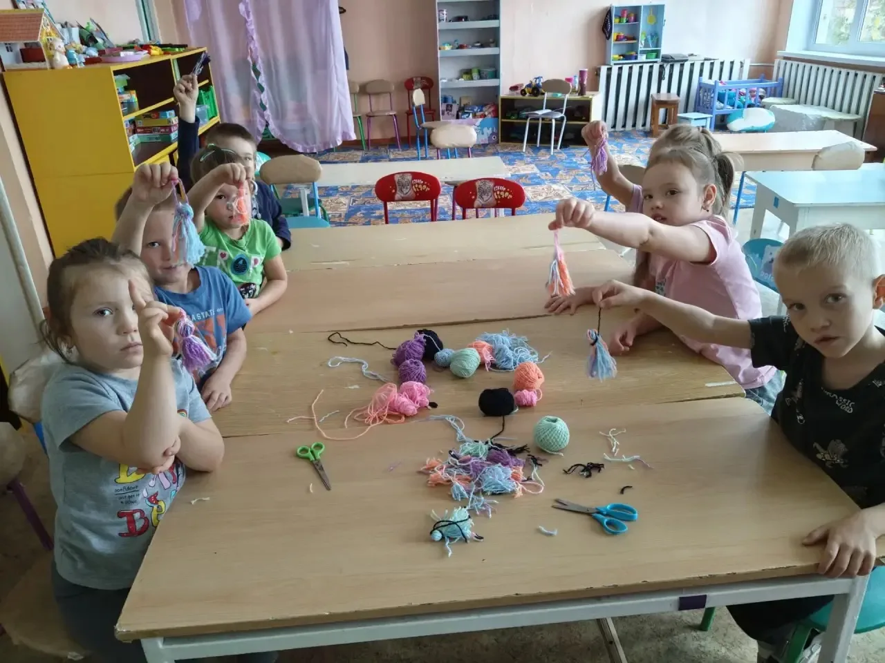 🧵✨ Ниткография для маленьких творцов!