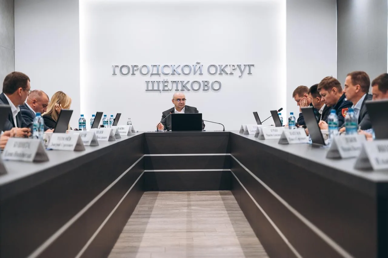 Провёл еженедельное оперативное совещание. Главная тема — старт отопительного сезона.