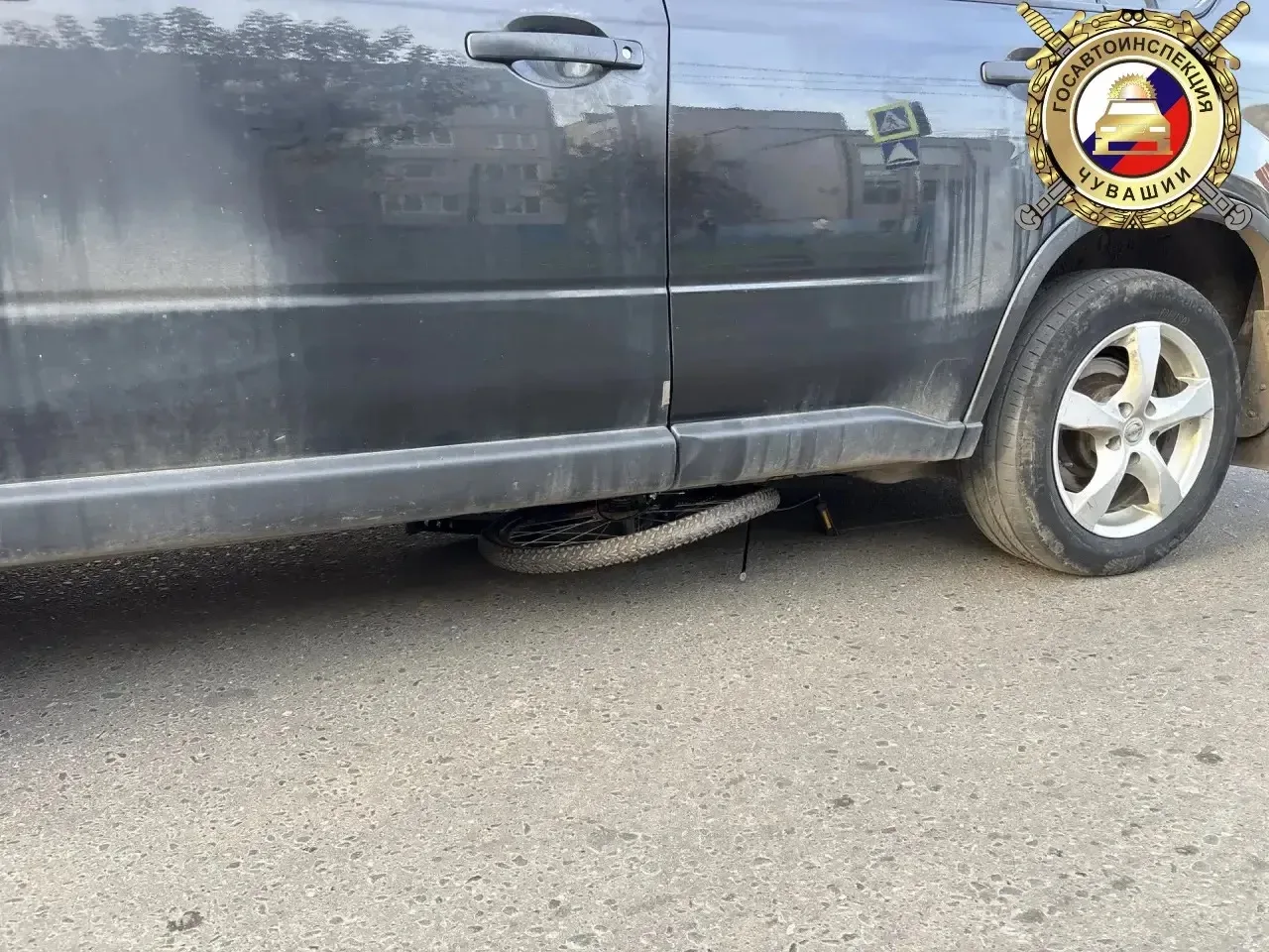 🚨 В Чебоксарах водитель Nissan X-Trail сбил ребёнка на пешеходном переходе.