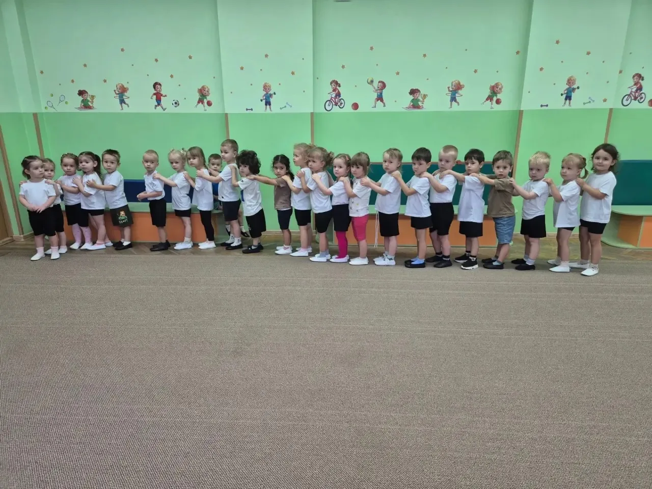 В нашем детском саду прошел веселый праздник- День здоровья! 🏃‍♂️⛹️‍♀️Ребята вторых мл...