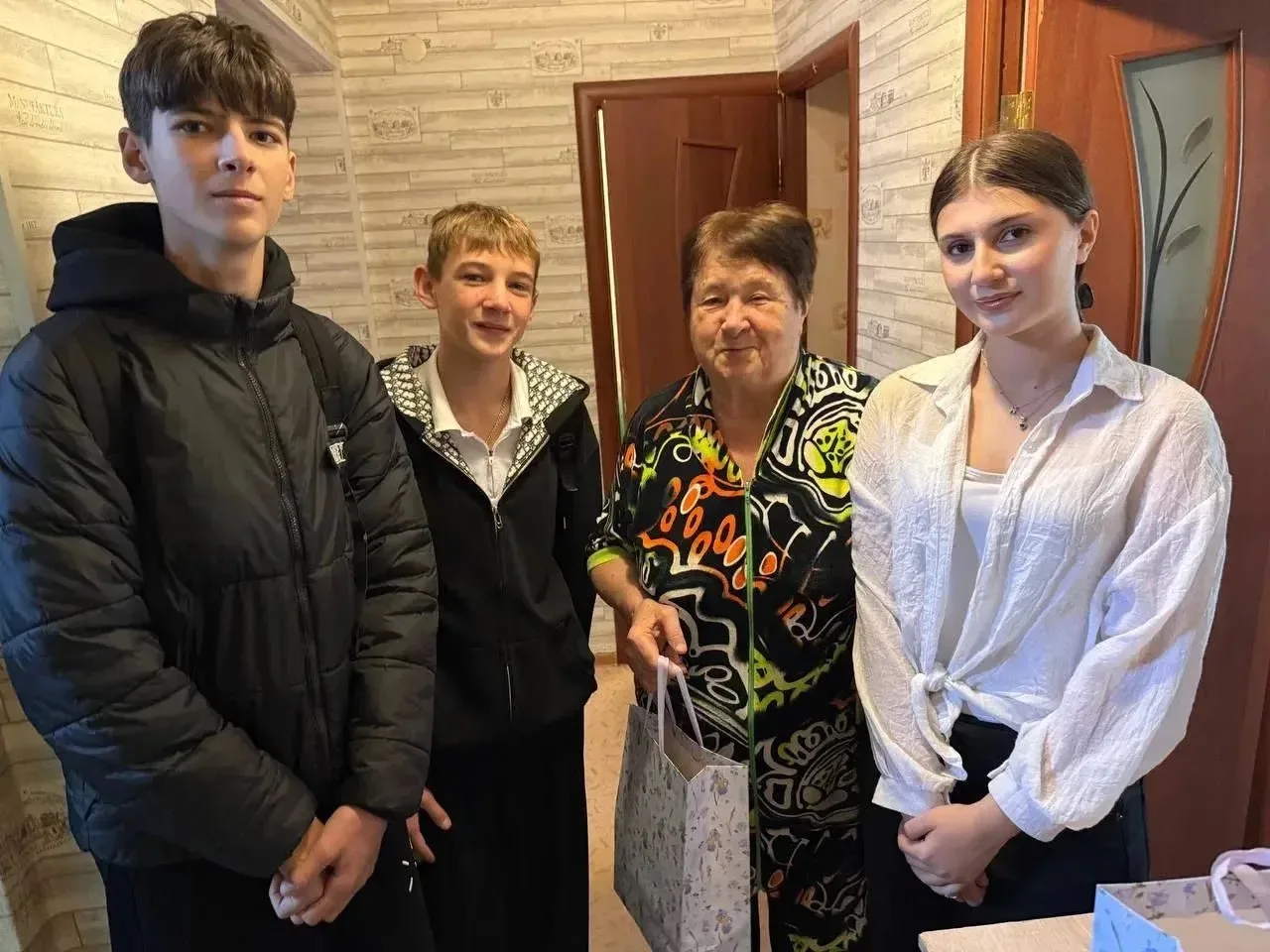 🎓 День учителя: урок благодарности от активистов «Движения Первых»