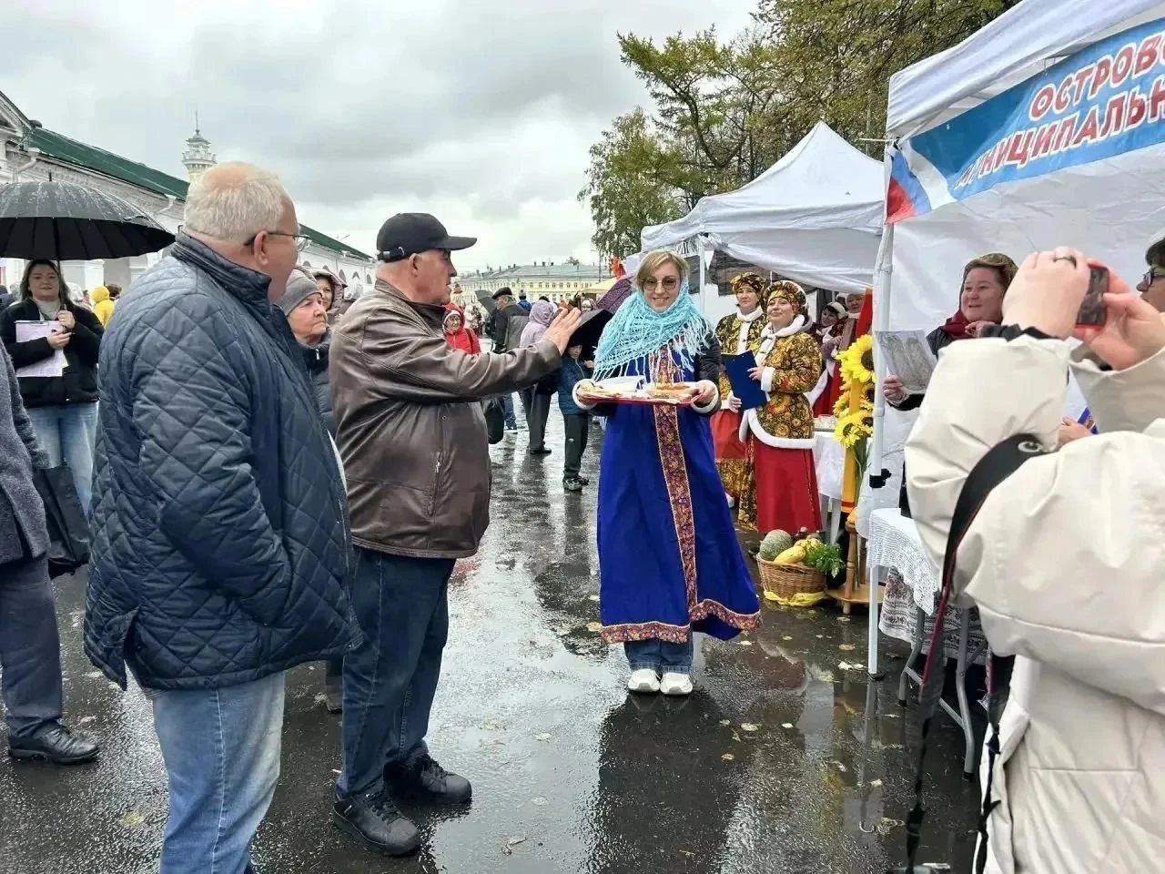 10 октября Кострома  гуляла на широкую ногу — в самом центре города открылась традицион...