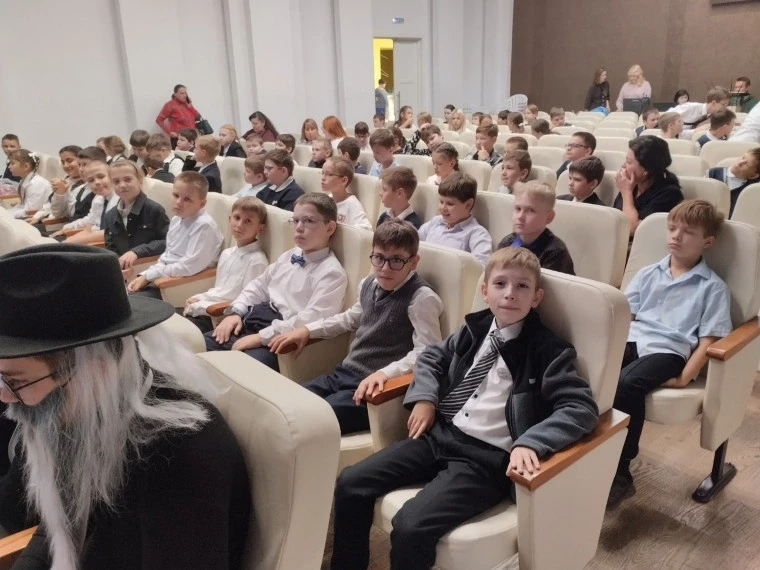 📚В библиотеке им. Горького в рамках XII Межрегионального фестиваля «Читающий мир» учен...