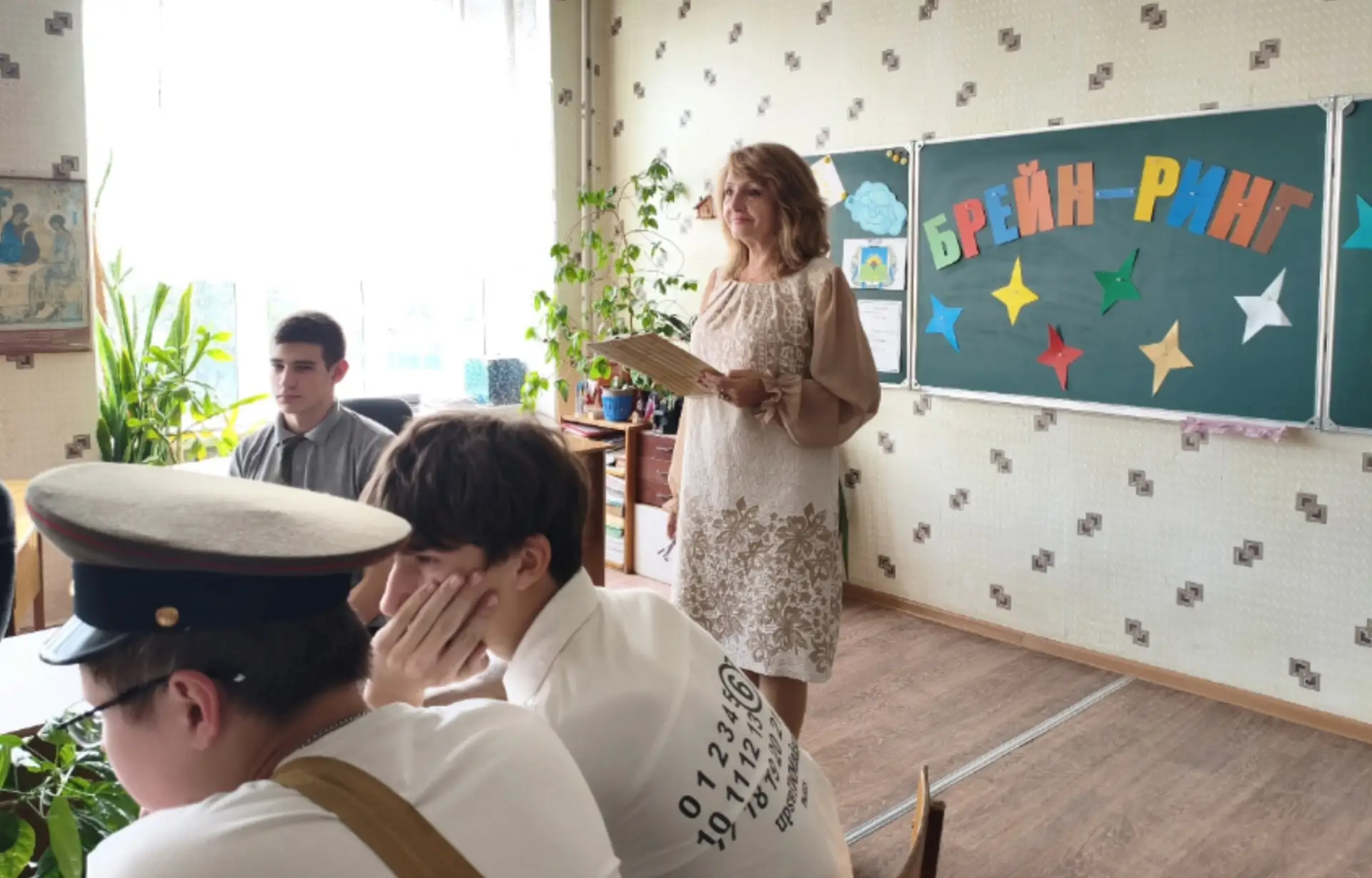 В Торезской школе №18 в рамках Недели дополнительного образования прошла интеллектуальн...
