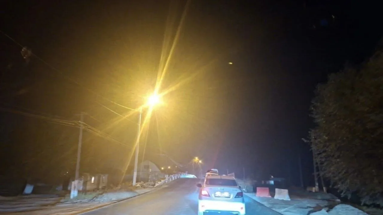 Дорожники завершили асфальтирование моста в Бессоновском районе