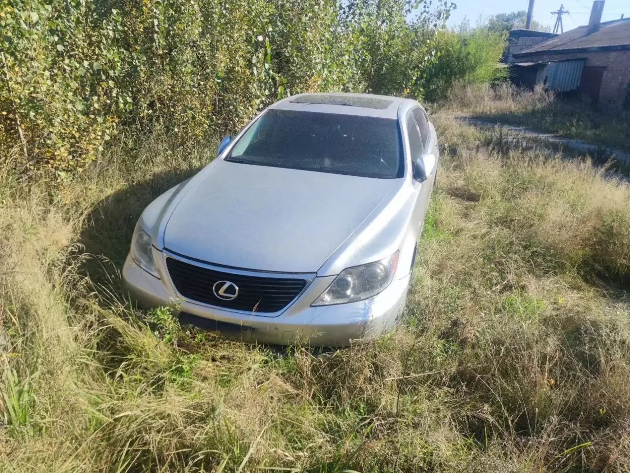 У саяногорца арестовали Lexus за неуплату микрозайма