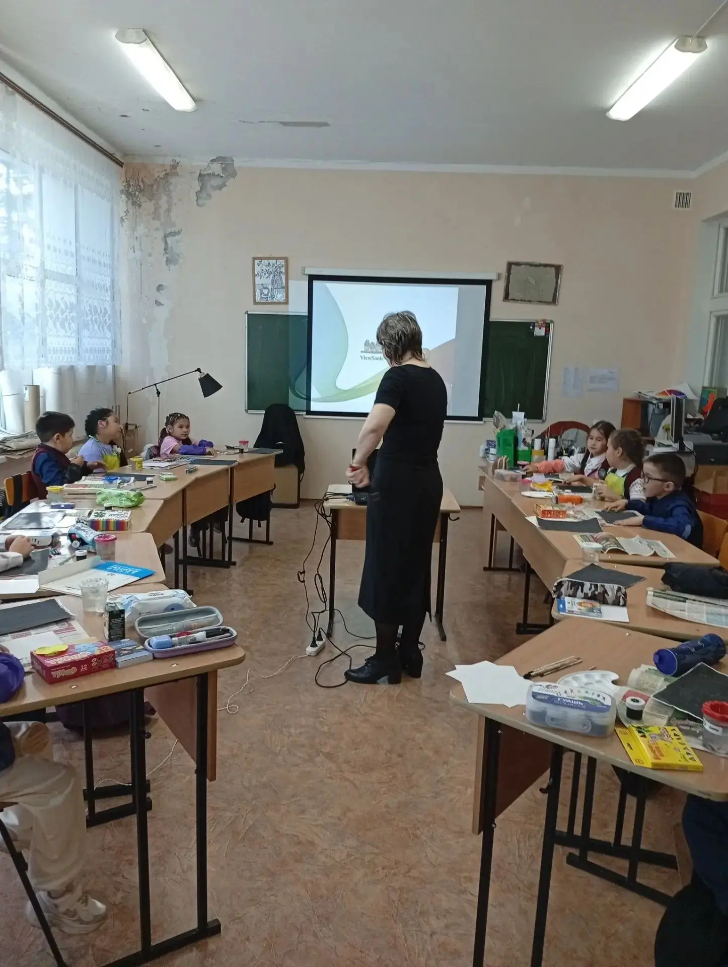 14 октября преподаватель класса "Изобразительное искусство" Корнева Марина Александровн...