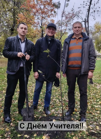 🍁🌿🍂Сегодня на Ново-Соборной площади прошла акция по высадке деревьев на «Рябиновой А...