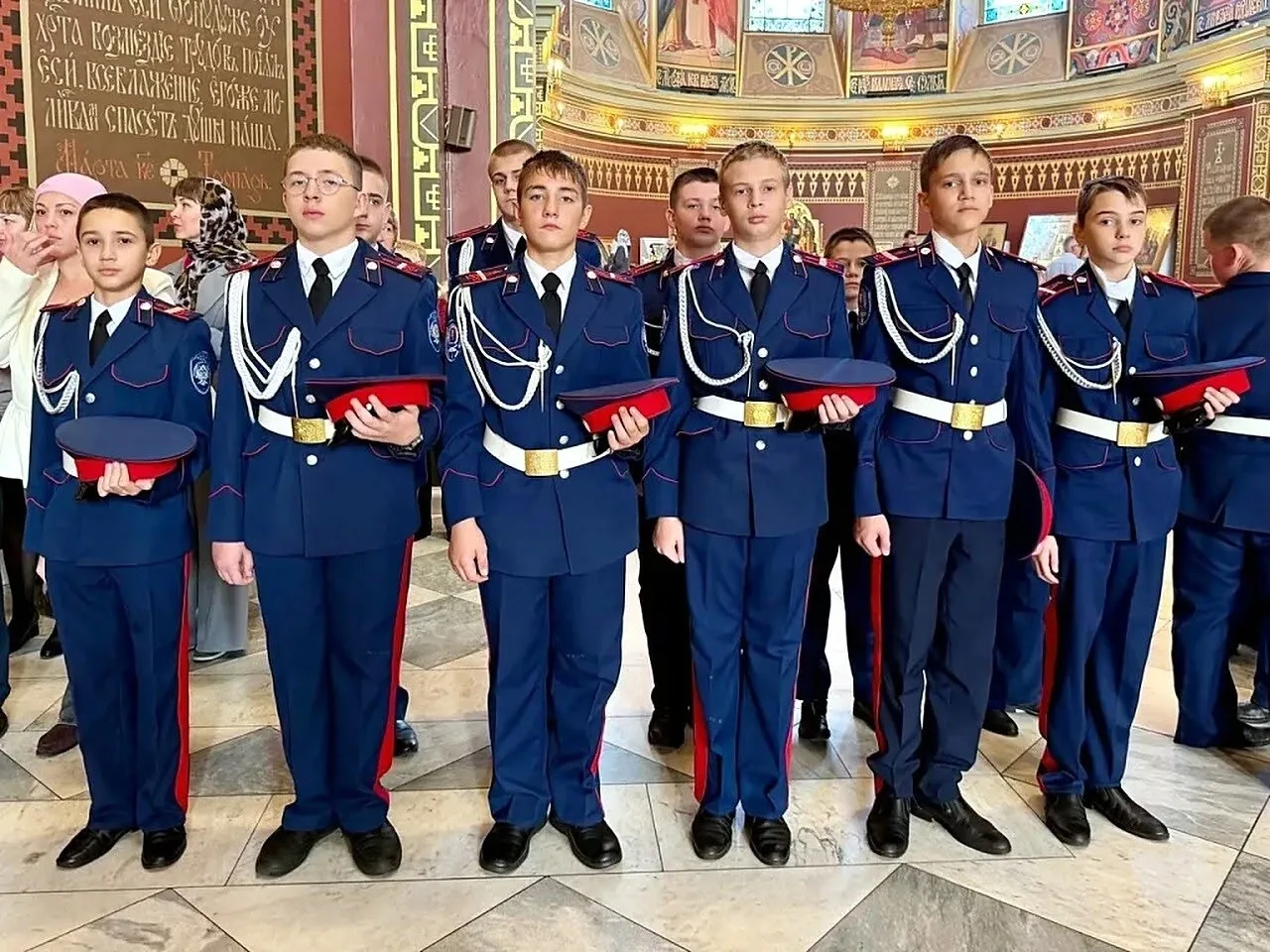 В Новочеркасске более 60 кадетов Донского казачьего корпуса дали торжественное обещание...