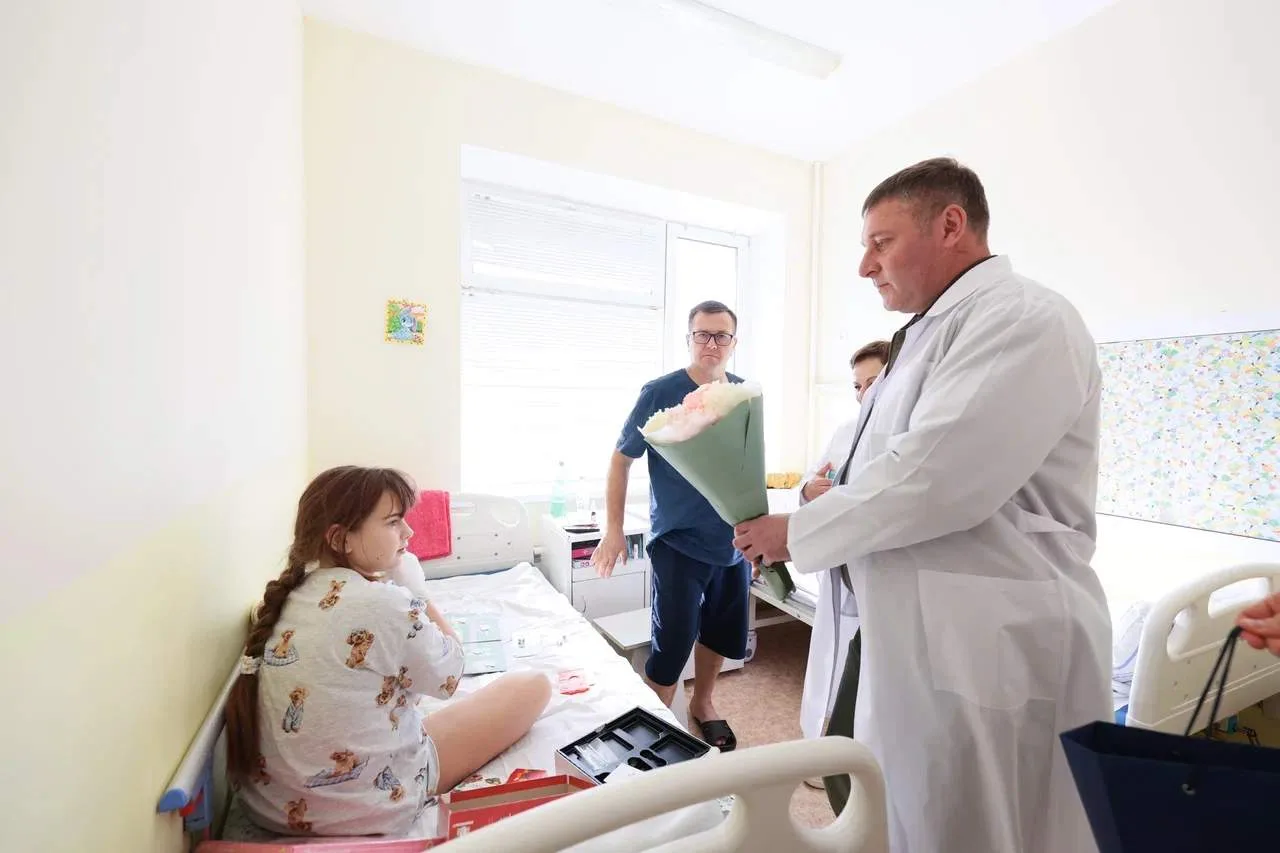 Сегодня заехал в детскую областную клиническую больницу — навестить детей, пострадавших...