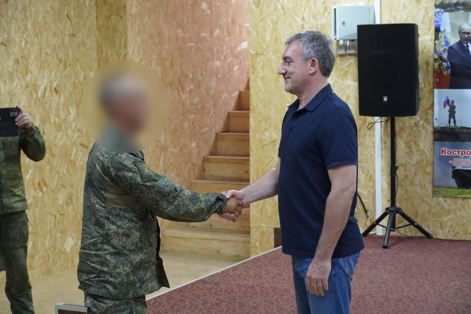 Во время рабочей поездки в ДНР посетил ряд подразделений 35-й гвардейской армии, в том ...