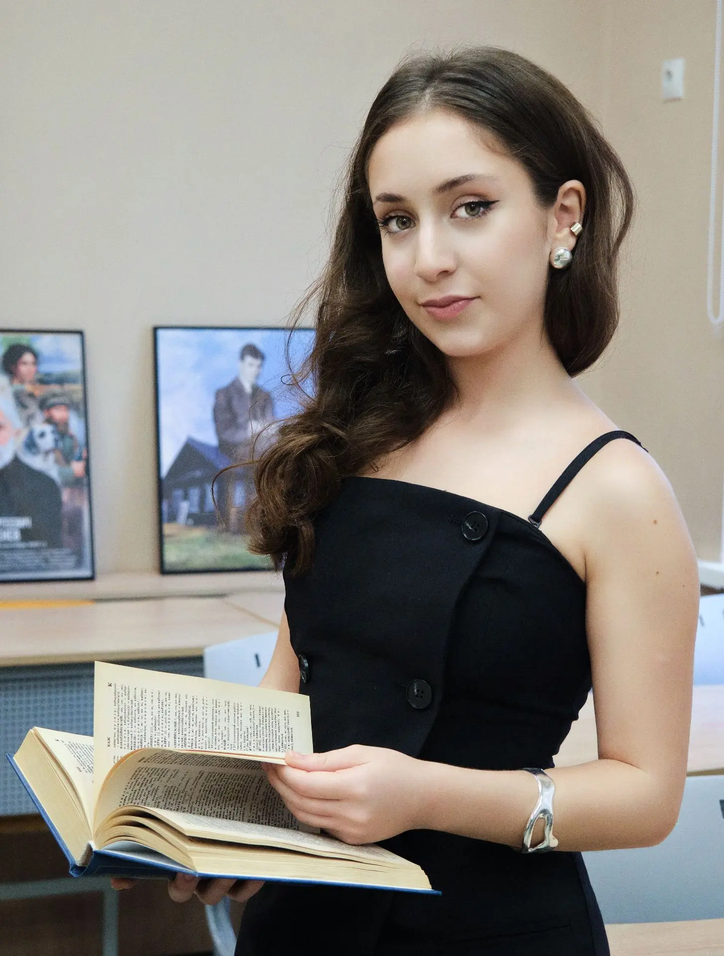 Поздравляю Викторию Арамян, ученицу 11 «А» класса гимназии № 1, с Гран-при Московского ...