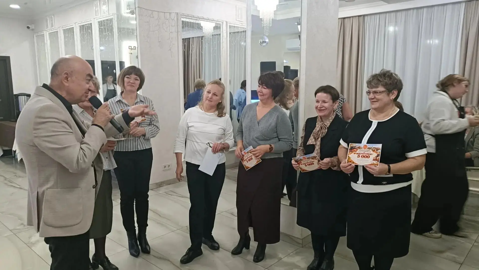 09 октября туристическая компания «Скорость» организовала грандиозный праздник для учит...