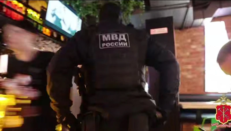 Драки, грабежи и жалобы на шум: полиция проверила сеть баров в Петербурге