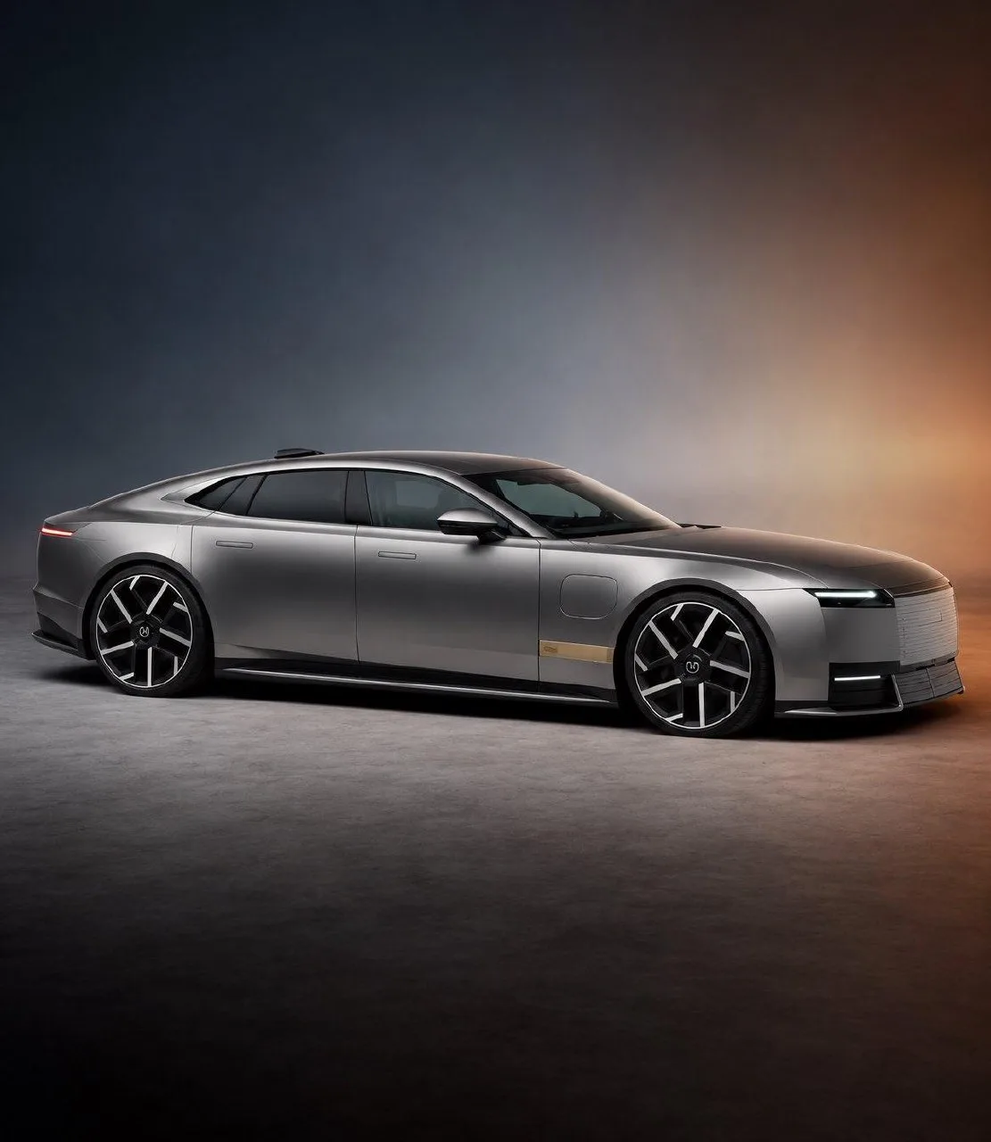 В сети уже выкладывают вариации на тему Jaguar Type 01 в разных кузовах.