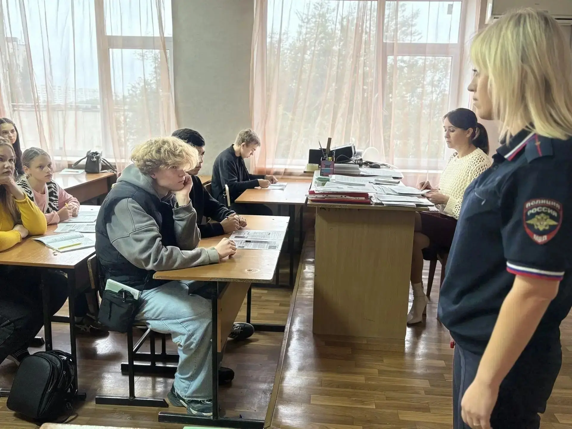 В колледже состоялась встреча студентов с инспекторами по делам несовершеннолетних отде...