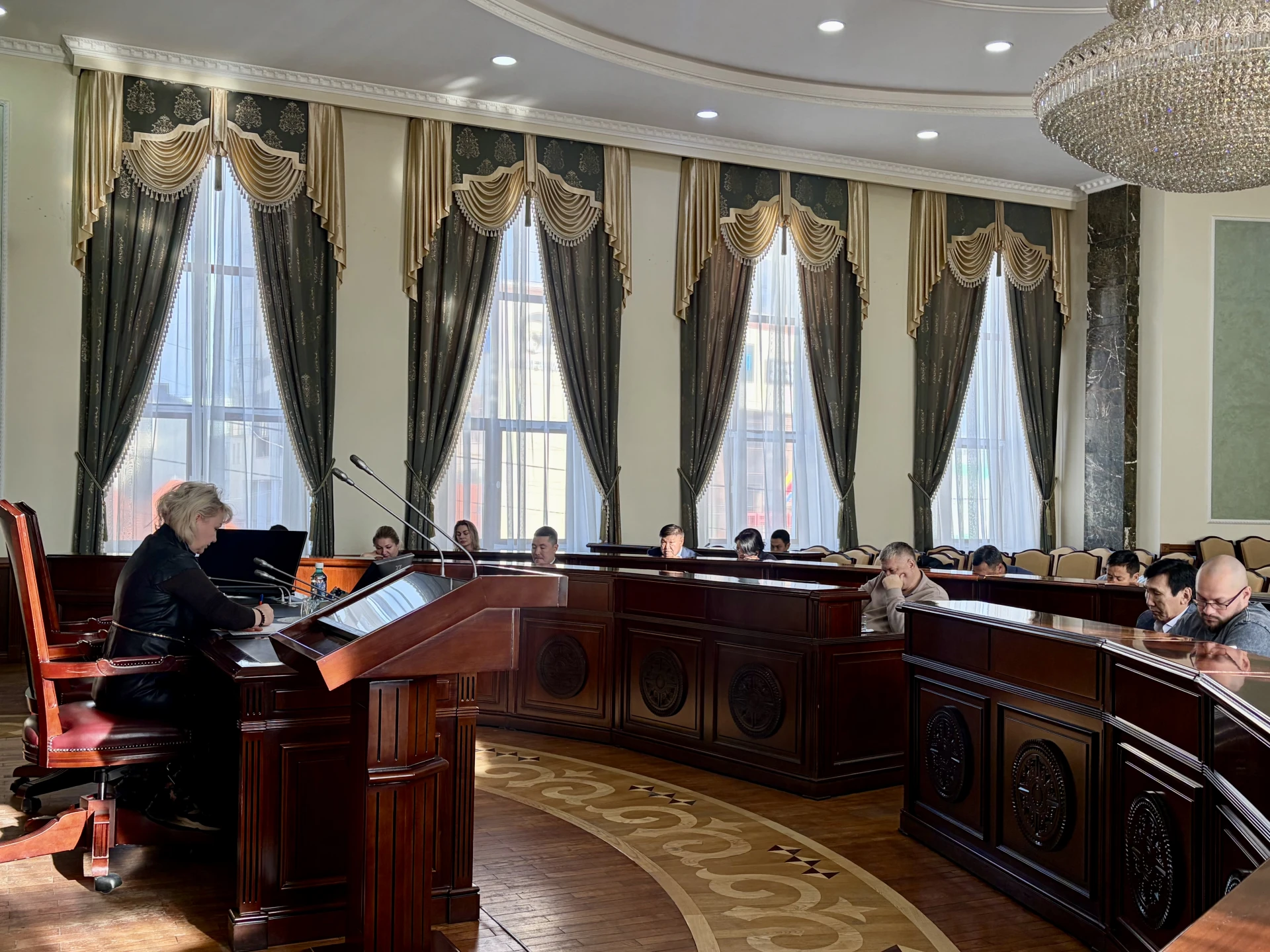 В Якутской городской Думе обсудили туристический налог, поддержку бизнеса и развитие тр...