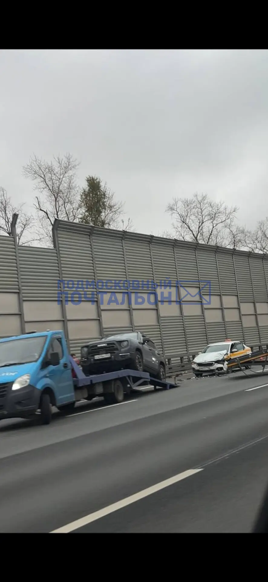 🚨 ДТП на Ярославском шоссе с участием такси. Работает эвакуатор.