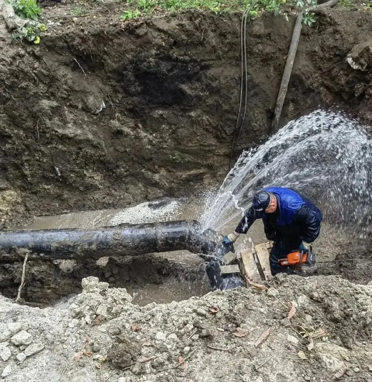 💧 В Сеймском округе Курска задерживается восстановление водоснабжения