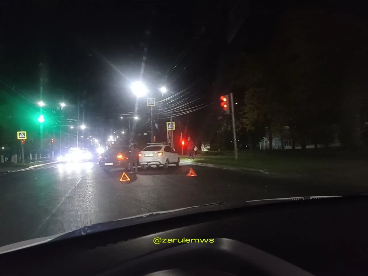 Встретились два одиночества на Гагарина при левом повороте с Чапаева
