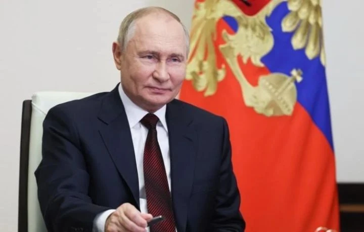 Губернатор Оренбургской области Евгений Солнцев поздравил Владимира Путина с днём рожде...