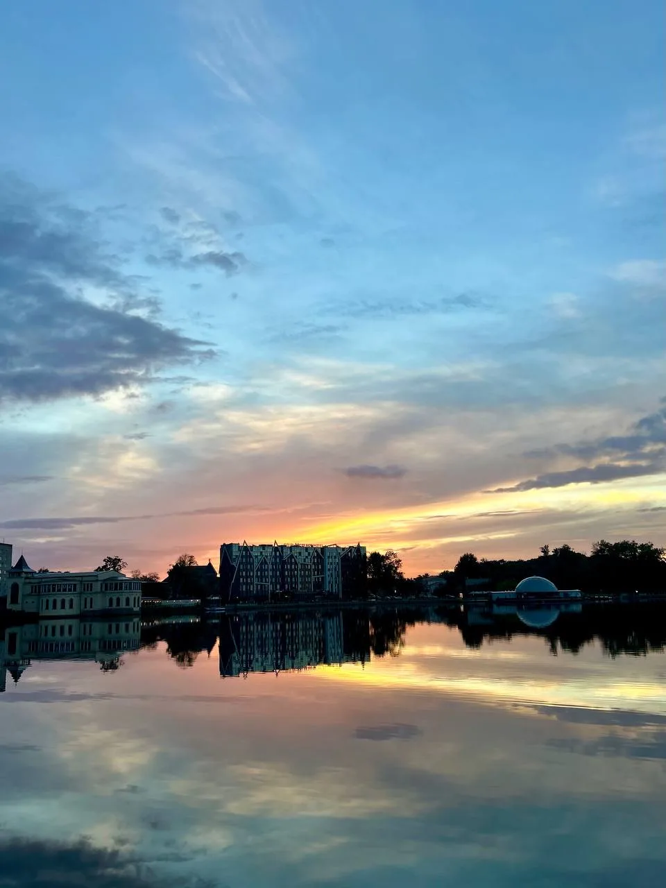 Даже самый пасмурный день может закончиться ярко ❤️