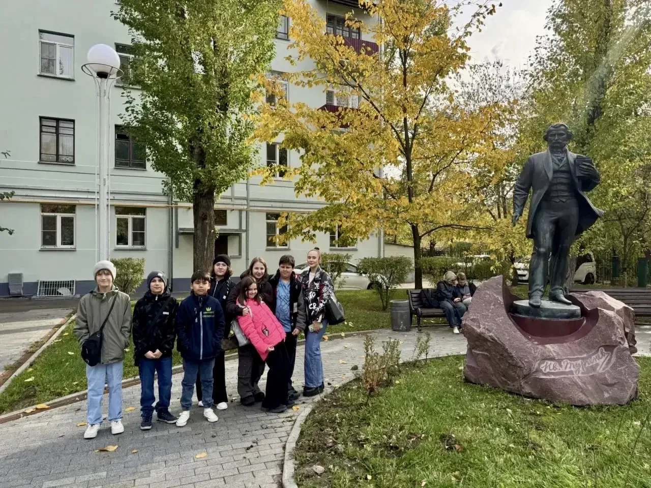 🍁 Литература начинается не только с учебника!