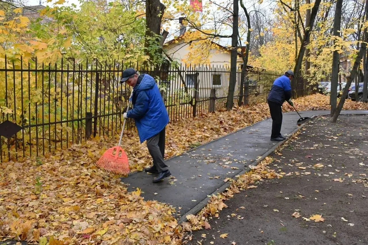 В Жуковском проходят работы по уборке и содержанию городских территорий