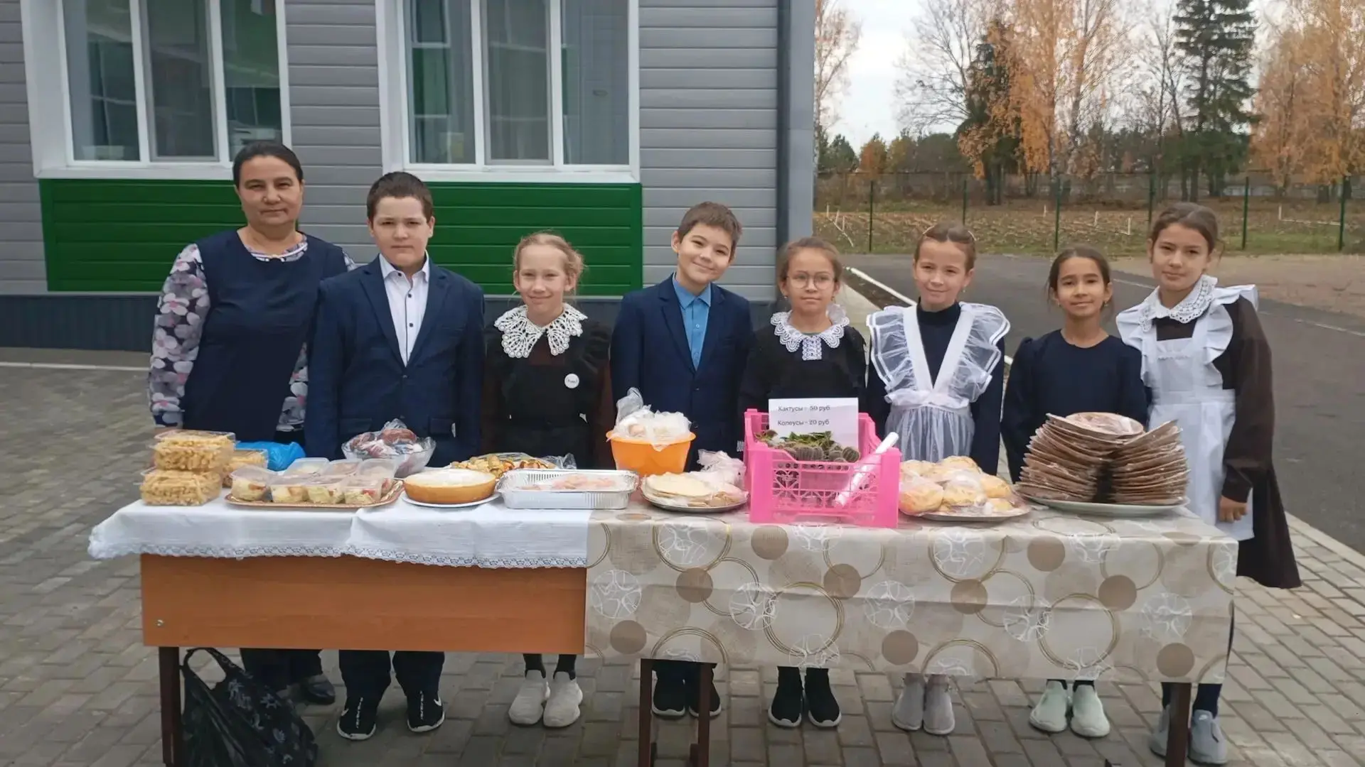 В рамках профориентационной недели в нашей школе прошла осенняя ярмарка — яркое и по-на...