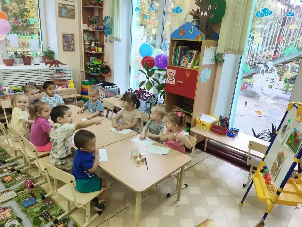 Пальчиковая живопись в разгаре в группе #ГномикиДС18! 🖌️👀 Смотрите, как здорово у нас...