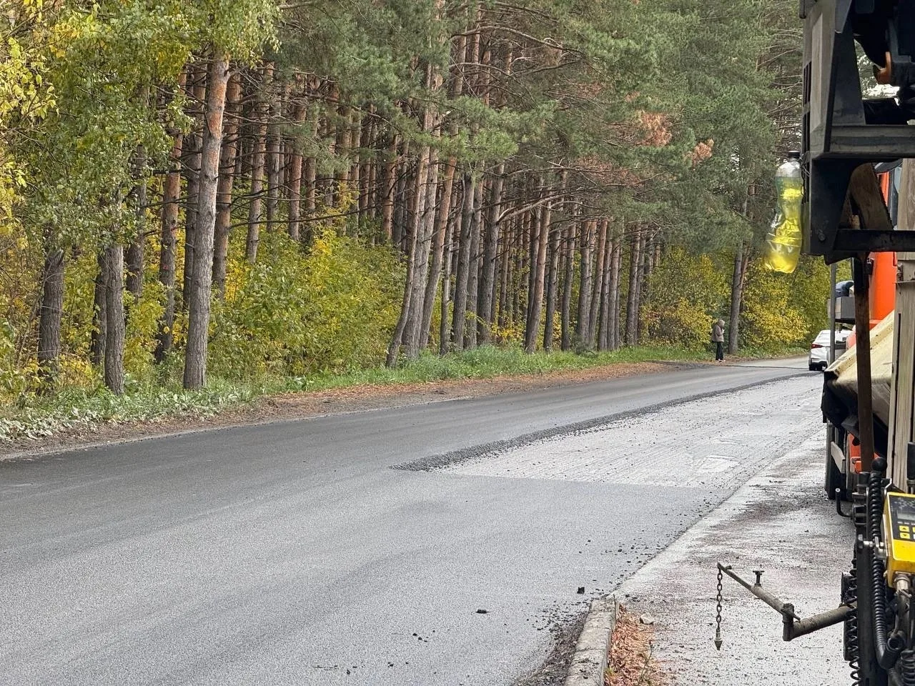 🚧 Важное обновление: на улице Взлётной ведутся работы по замене асфальтового покрытия!