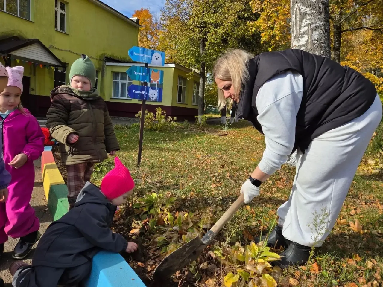 🍂 Наши юные эколята стали настоящими садовниками! 🍂
