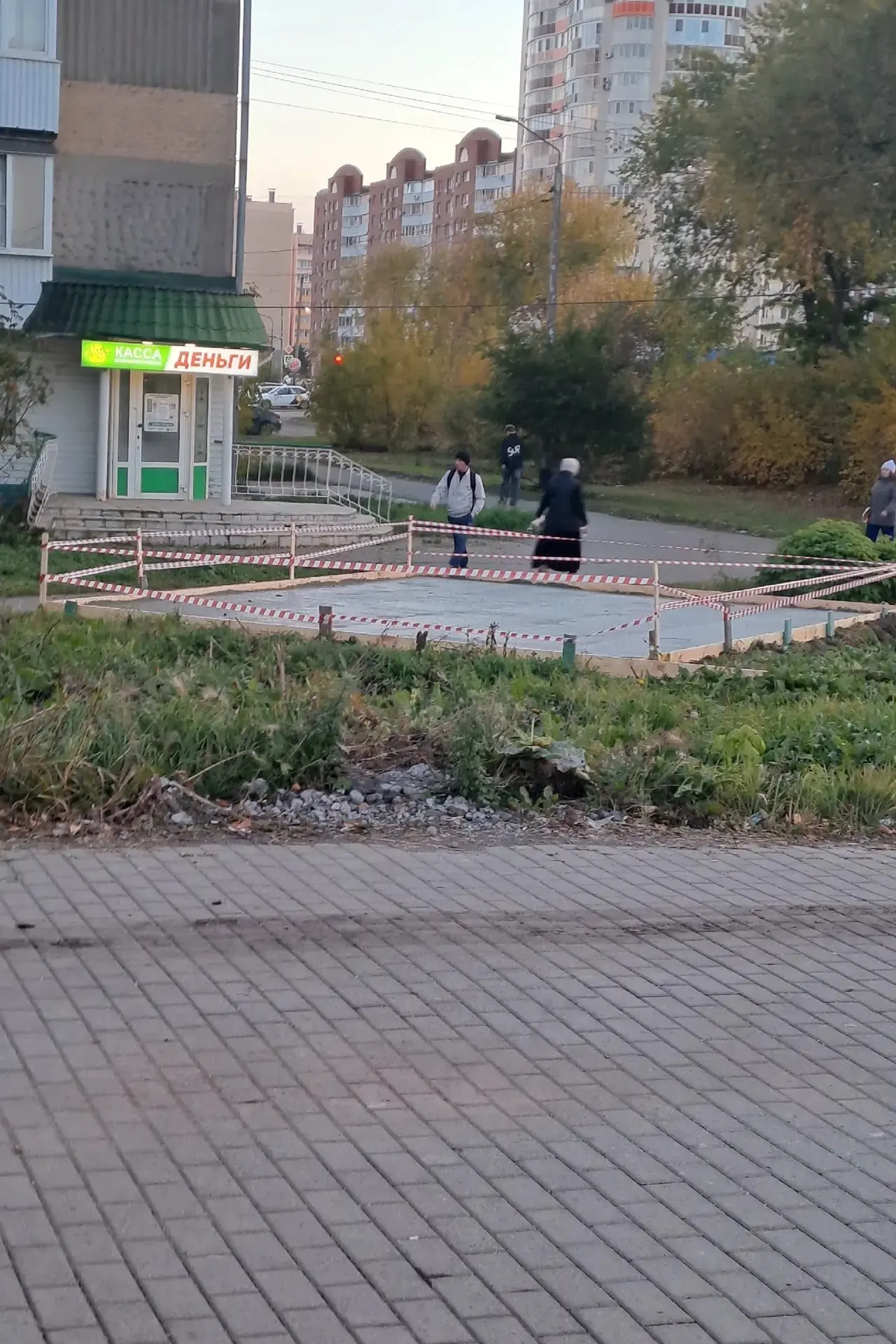 Уважаемый  Алексей Леонидович, просим Вас  разобраться в законности решения установки п...