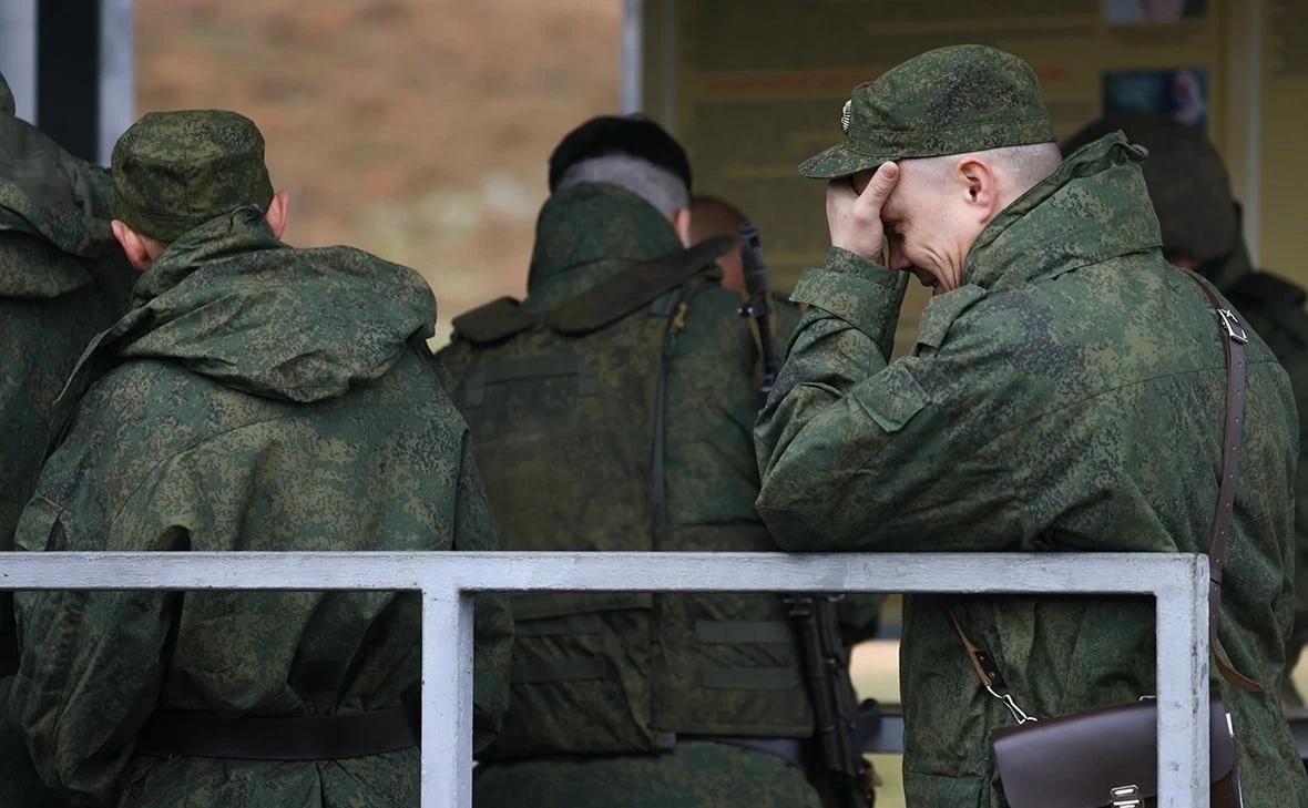 В Госдуме предложили повысить предельный возраст для женщин на военной службе