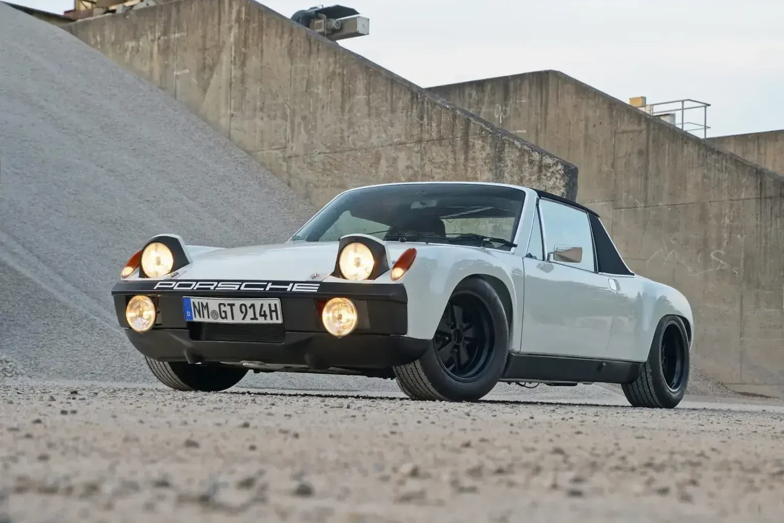 Дизайнер Lamborghini показал правильный рецепт доработки Porsche 914