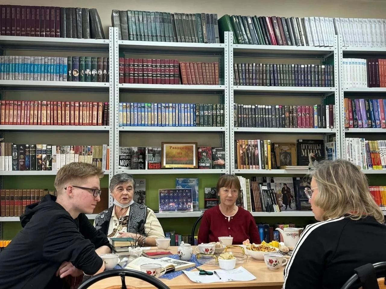 Хотите обсуждать прочитанное, делиться своими мыслями, находить единомышленников и прос...