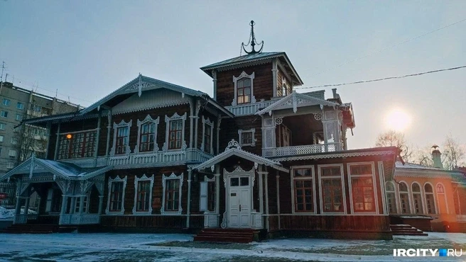 Главный дом Усадьбы Сукачёва в Иркутске закрыли на ремонт.