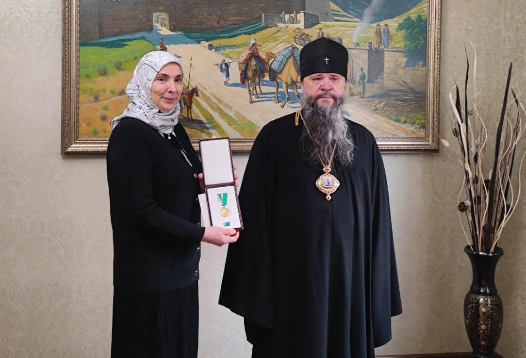 Советник Муфтия Дагестана Айна Гамзатова получила медаль Русской Православной Церкви «П...