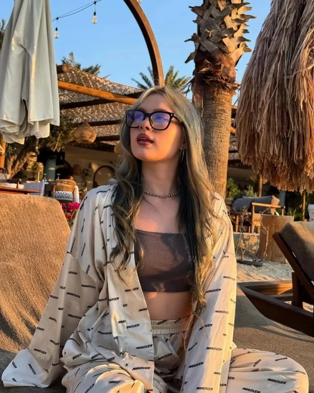 👧 УЛЬЯНА, 19