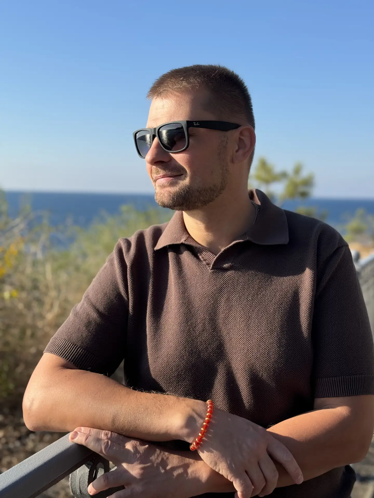Анапа сейчас обманывает календарь. +25, солнце и абсолютное нежелание верить, что за ок...
