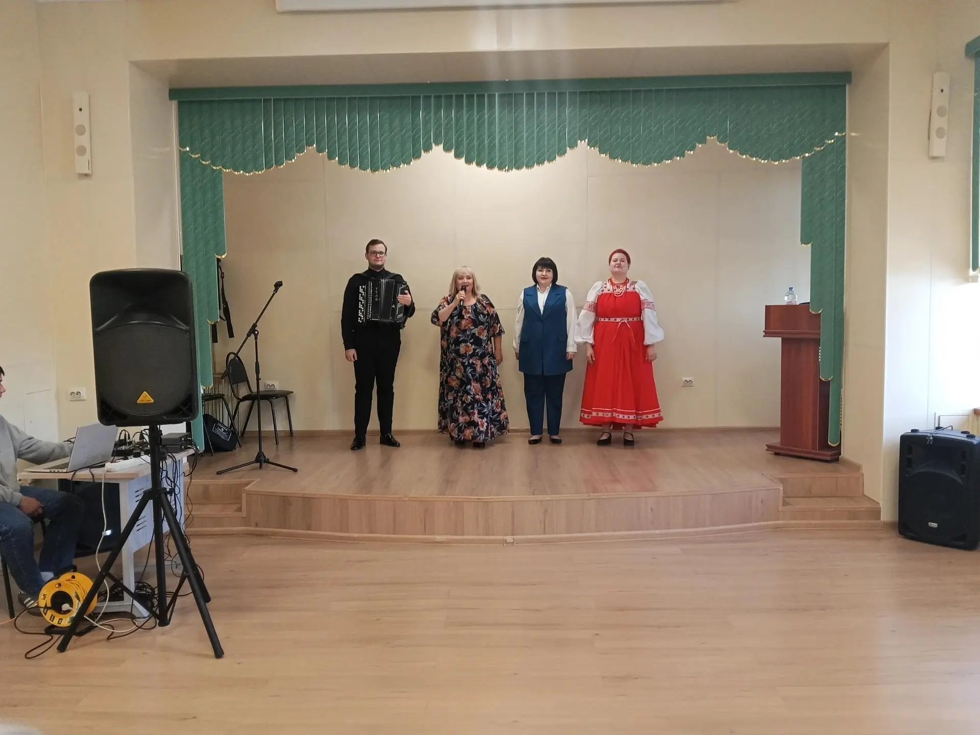 ✨Сегодня артисты центра «Русь» представили концертную программу «Песня остается с челов...