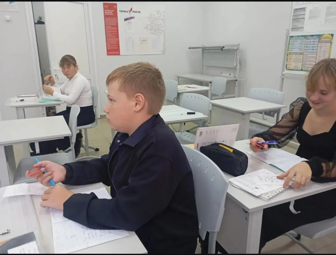 На уроках физики юные экспериментаторы оттачивают базовые исследовательские действия по...