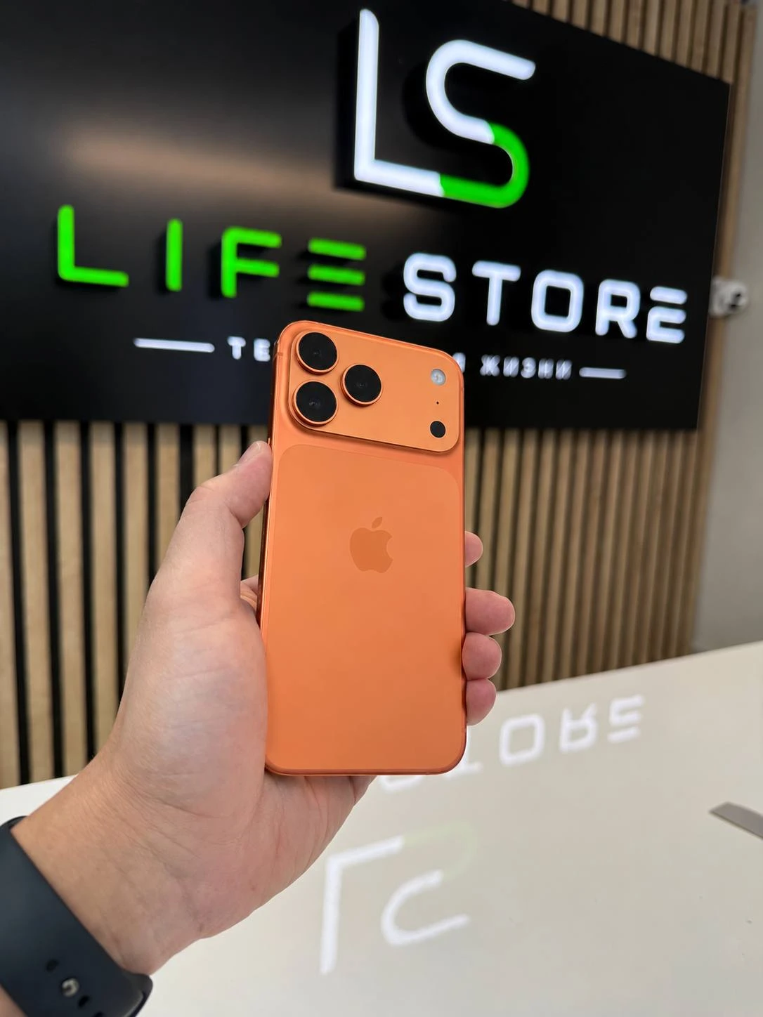 iPhone 17 Pro Max — 256 GB