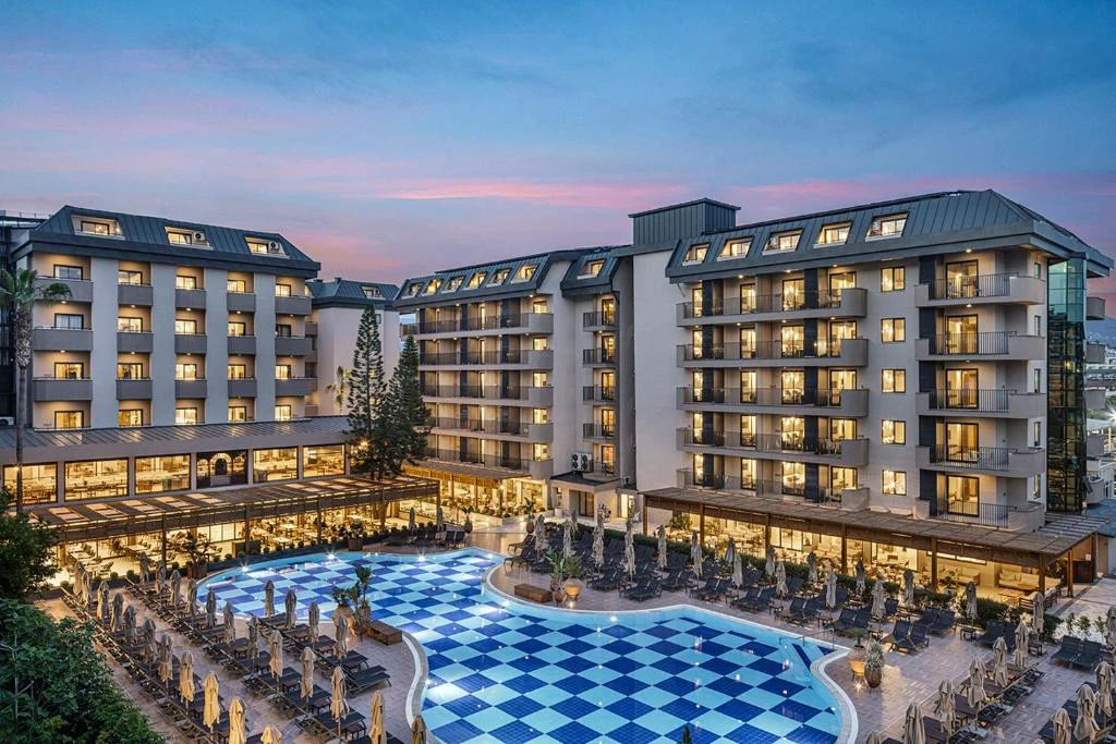Отель KAIA CORACSEIUM (EX. TITAN GARDEN) 4* в Аланье, район Конаклы, в 200 м от моря по...
