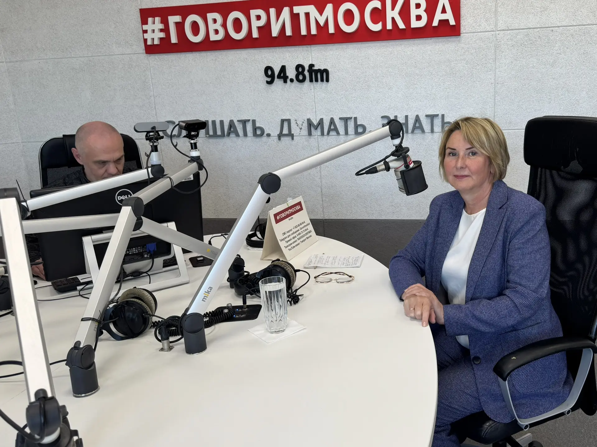 В студии «Говорит Москва», в программе «Умные парни» (!) с Юрием Будиным обсудили актуа...